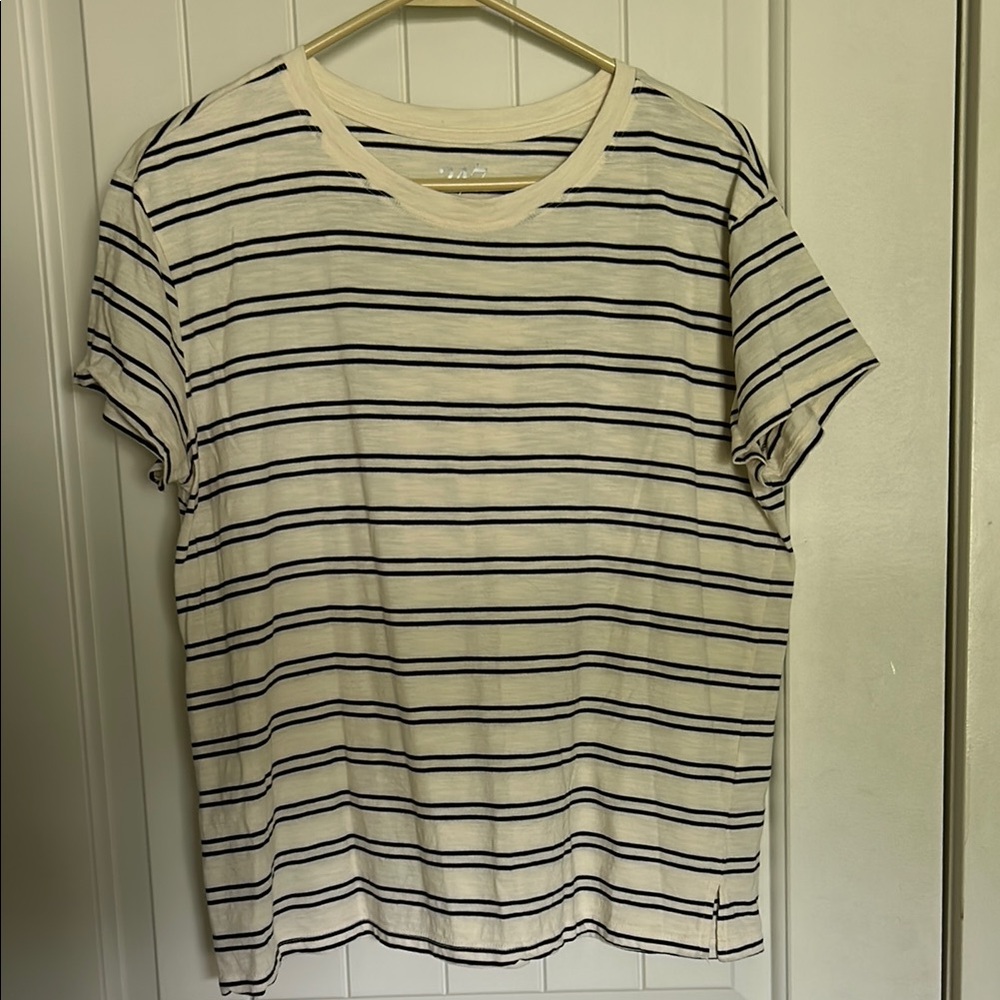 Maurices Cream and Black Boxy Short Sleeve Tee